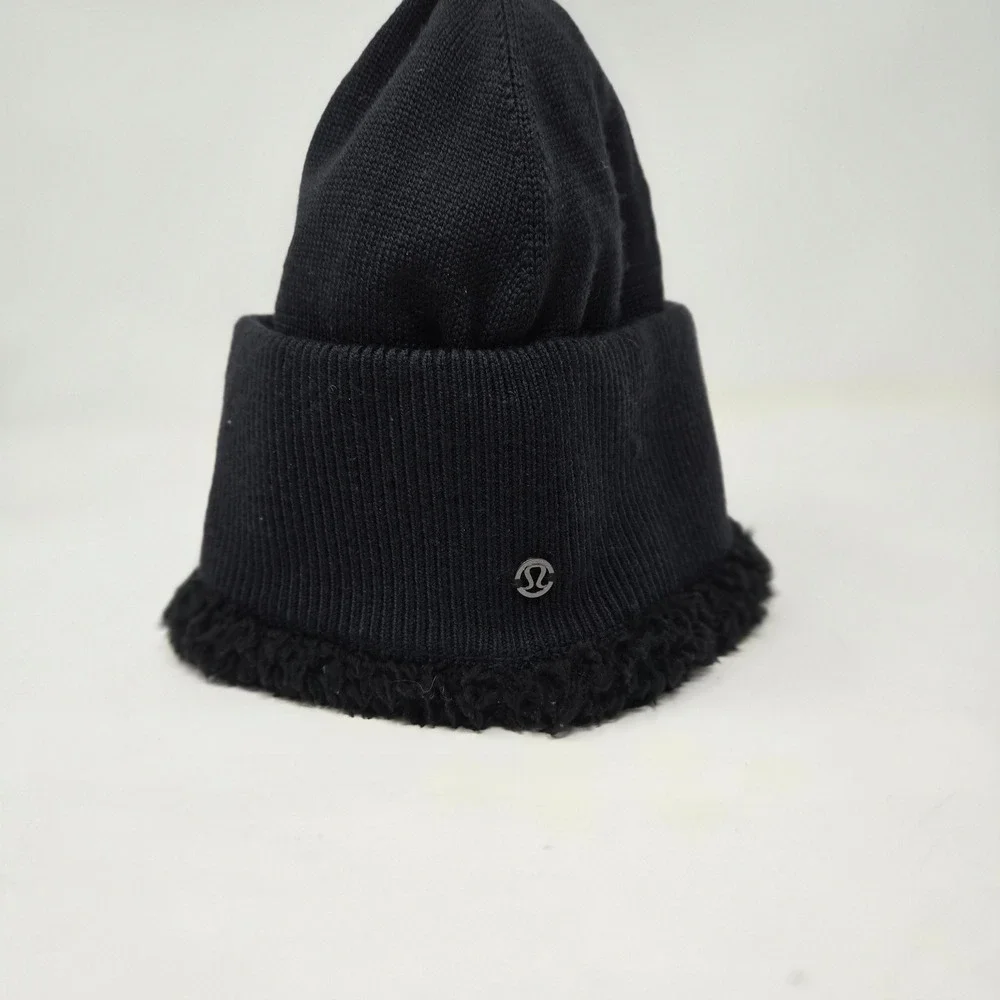 Lululemon Beanie Hat Black‎ Faux Fur Lined Merino Wool Cozy Winter Warm - Picture 3 of 6